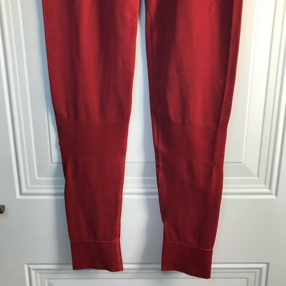 Carbon38 Brand Women’s M/L solid dark red leggings tights in EUC - Picture 4 of 7